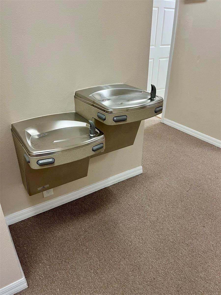 HUNTERS CREEK PROF PARK CONDO ASSOC INC - Commercial Lease