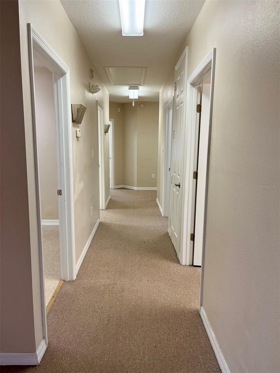 HUNTERS CREEK PROF PARK CONDO ASSOC INC - Commercial Lease