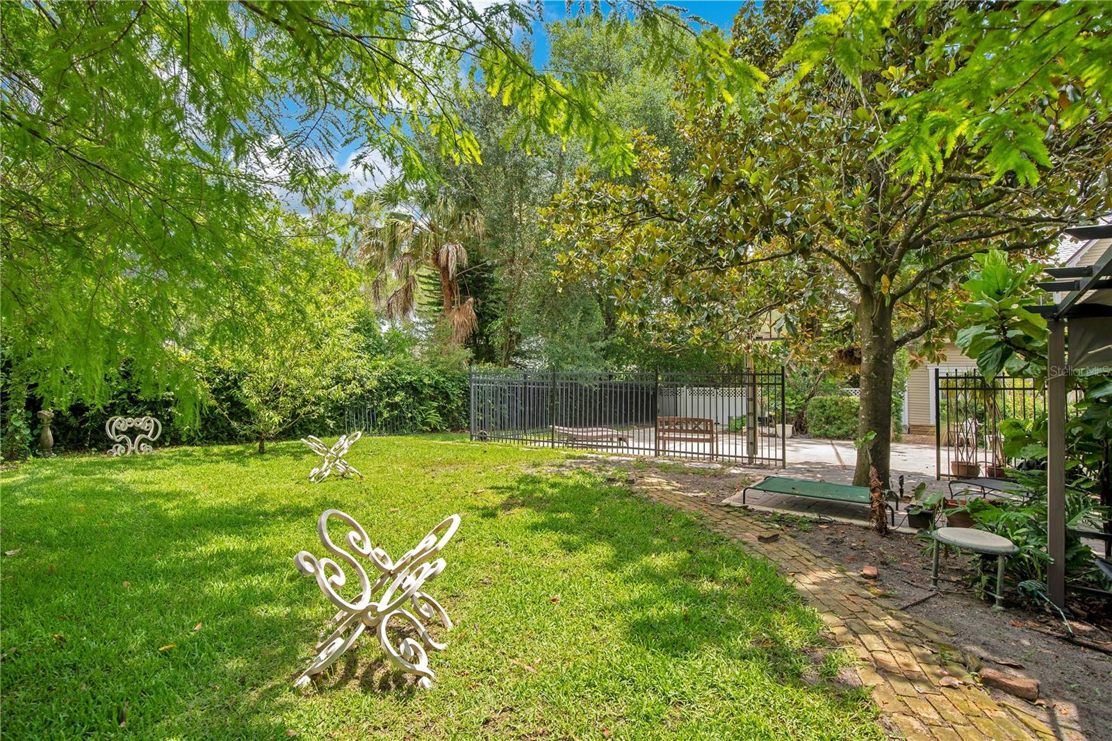 BOUSTAN A REP 49 13 - Residential