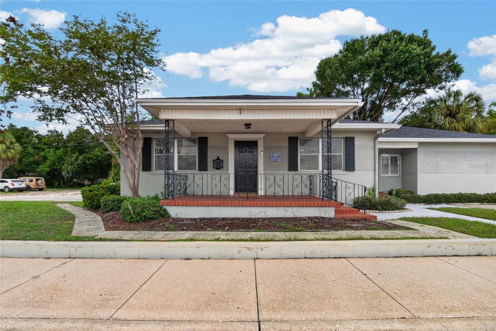 Photo of 902 N Armenia Avenue, Tampa, FL 33609 (MLS # TB8551068)