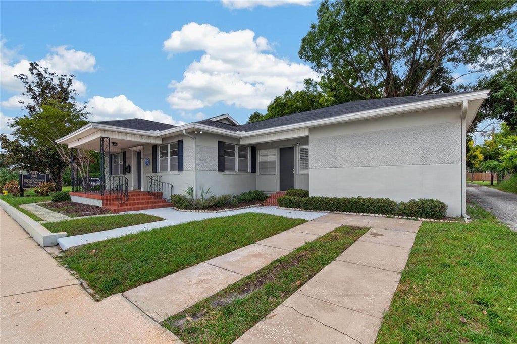 Photo of 902 N Armenia Avenue, Tampa, FL 33609 (MLS # TB8551068)