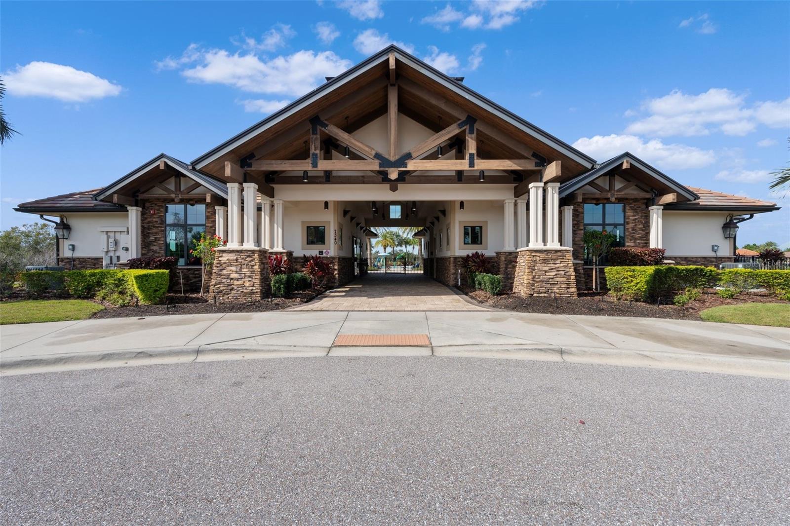 COUNTRY CLUB EAST AT LAKEWD RNCH QQ1 1 - Residential