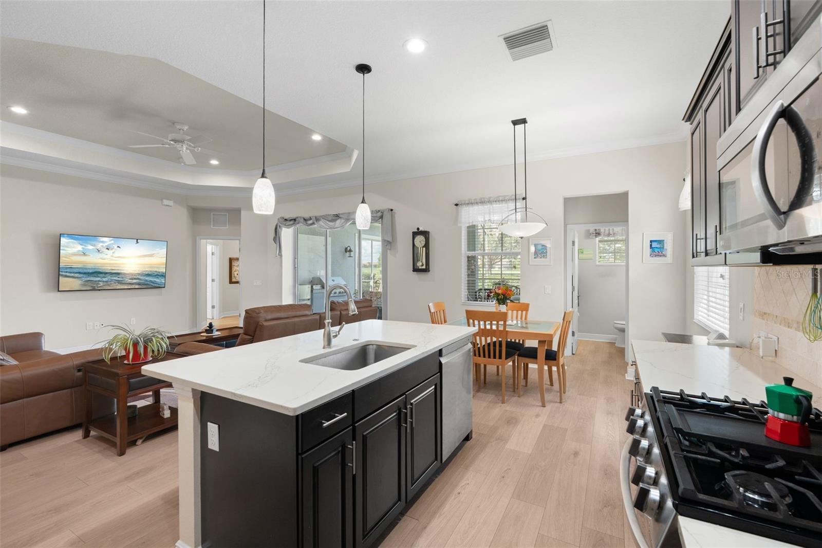COUNTRY CLUB EAST AT LAKEWD RNCH QQ1 1 - Residential