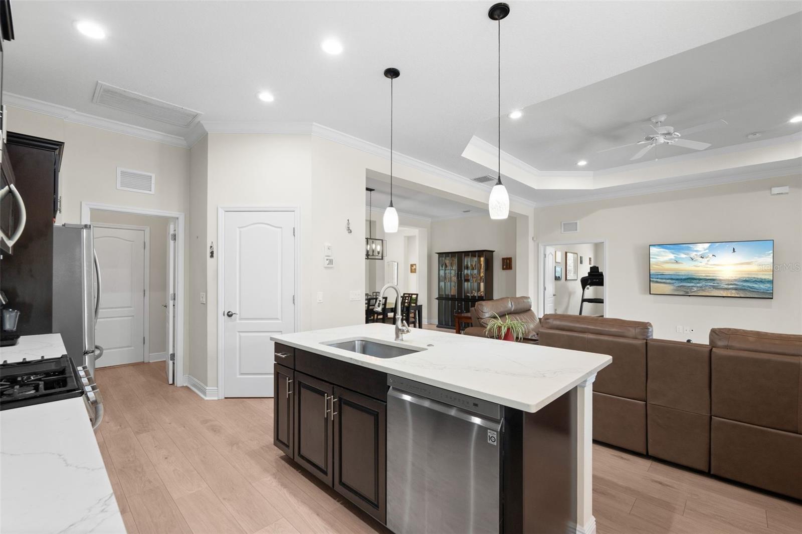 COUNTRY CLUB EAST AT LAKEWD RNCH QQ1 1 - Residential
