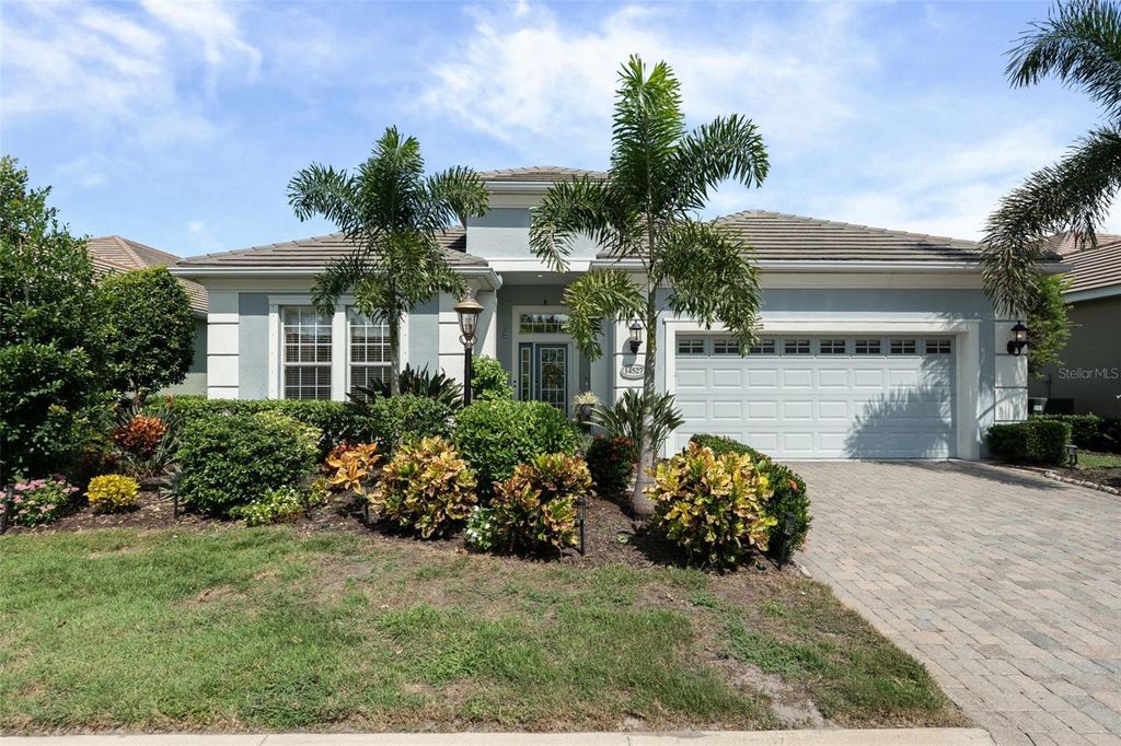Photo of 14527 Whitemoss Terrace, Lakewood Ranch, FL 34202 (MLS # A4666378)
