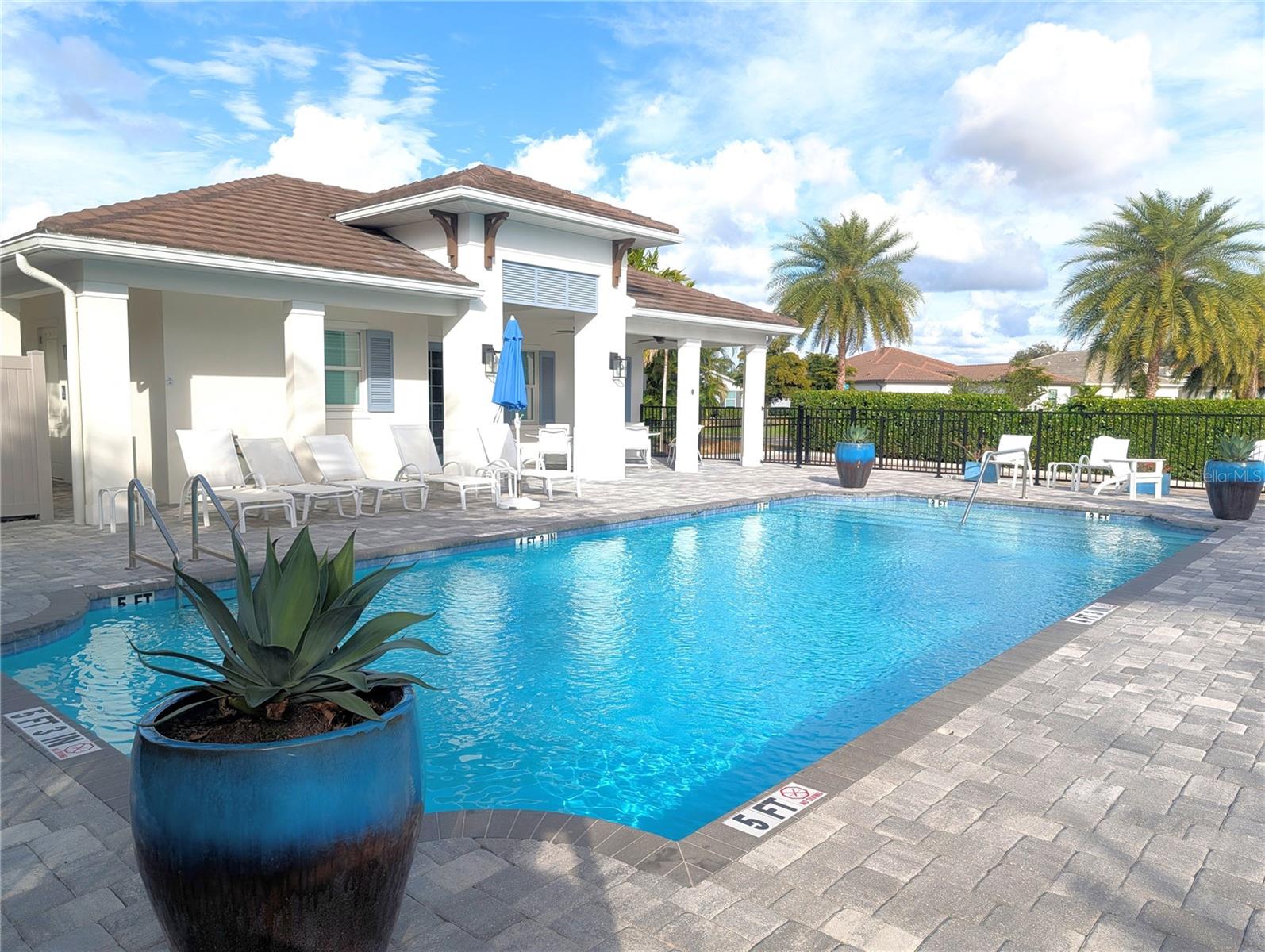 SANDHILL LAKE - Residential Lease