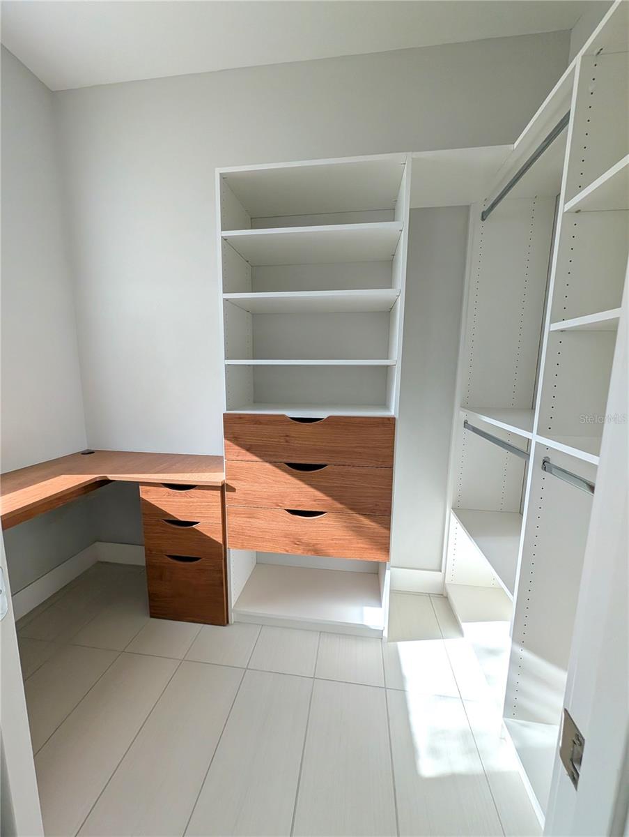 SANDHILL LAKE - Residential Lease