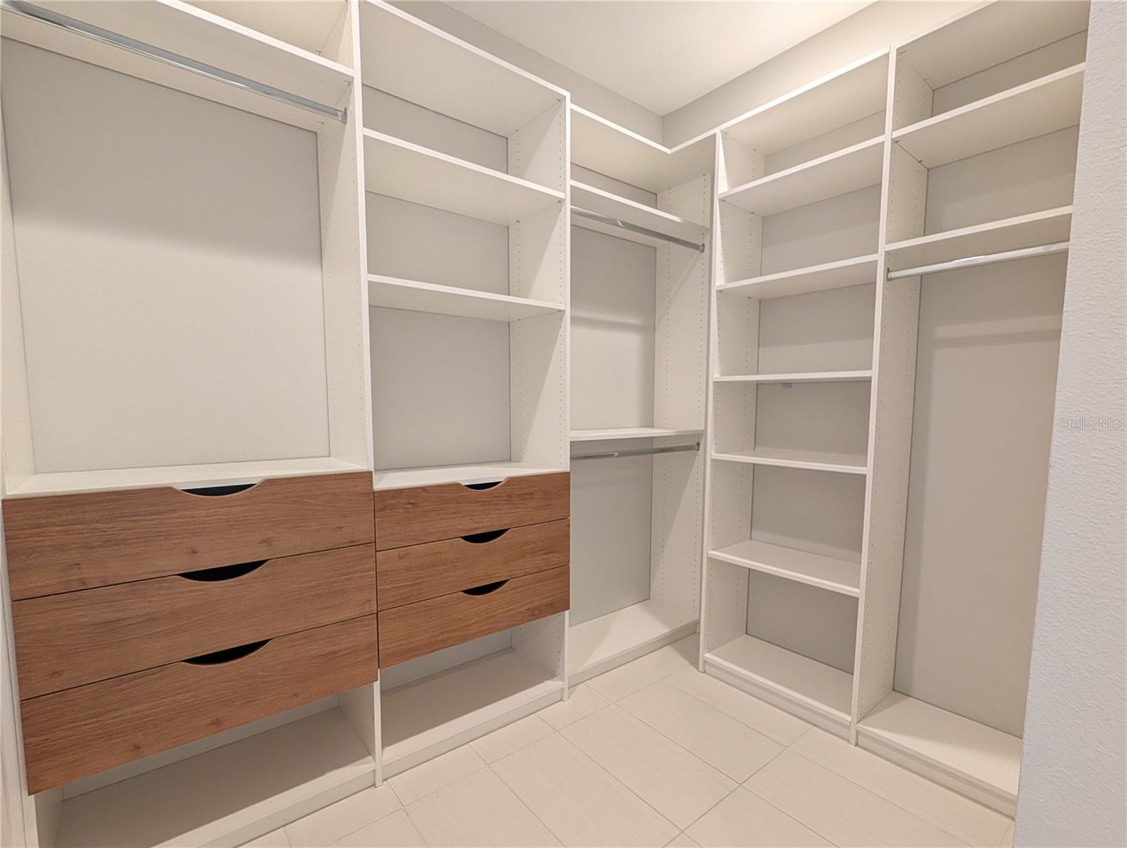 SANDHILL LAKE - Residential Lease