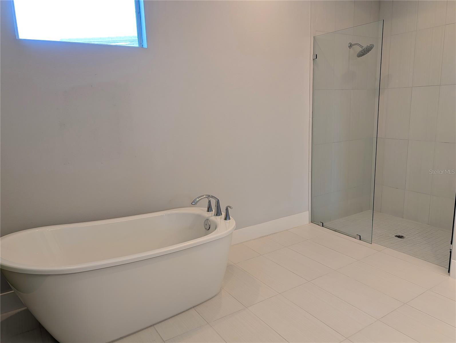 SANDHILL LAKE - Residential Lease