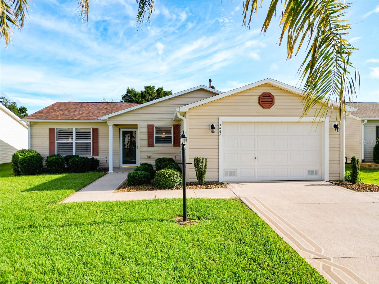 Move-In Ready 3/2 Corpus Christi in The Village of Summerhill – No Bond!
This beautifully maintained 3-bedroom, 2-bath home (third bedroom currently without a closet) is completely turnkey and ready for new owners — just bring your toothbrush!
Located in The Village of Summerhill, this home comes with NO BOND and NO CARPET, offering low-maintenance living from day one.
Recent Upgrades Include:
new stainless steel appliances
Newer roof
New A/C system
Newer hot water heater
Enjoy the peace of mind that comes with these major improvements already taken care of!
The open, airy layout makes this home perfect for year-round living or as a seasonal retreat. Whether you’re relaxing inside or entertaining outside, this property checks all the boxes.
Prime Location:Close to shopping, medical offices, restaurants, and banking
Easy golf cart access to local amenities
Minutes from Glenview Country Club and Savannah Center
This is the low-maintenance Florida lifestyle you’ve been looking for — and it’s priced to move!
Asking $310,000