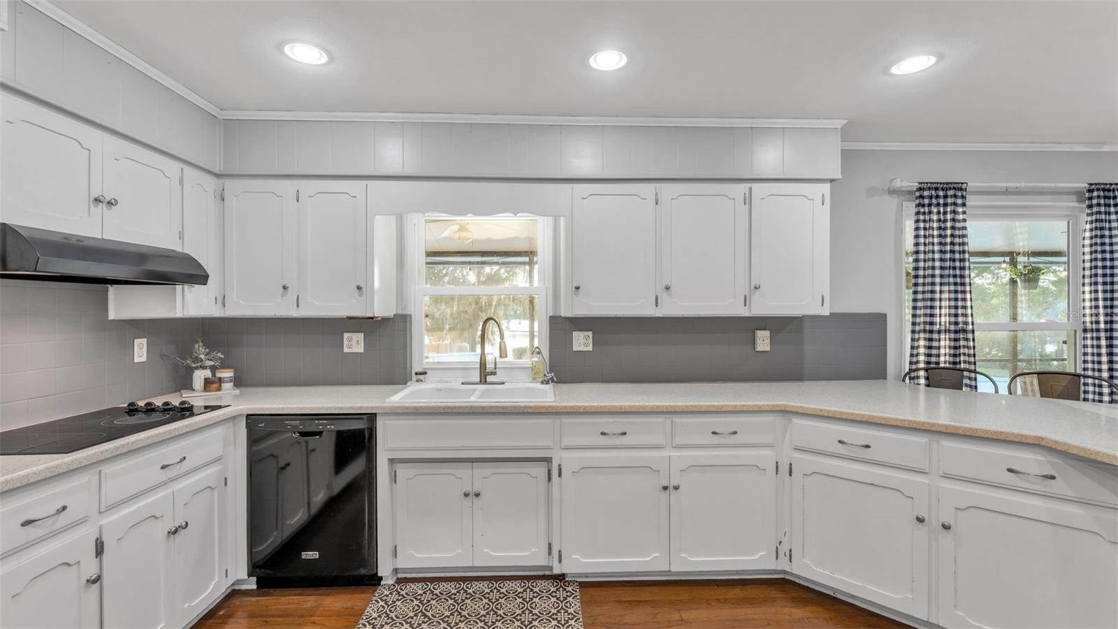 LAKEWOOD - Residential