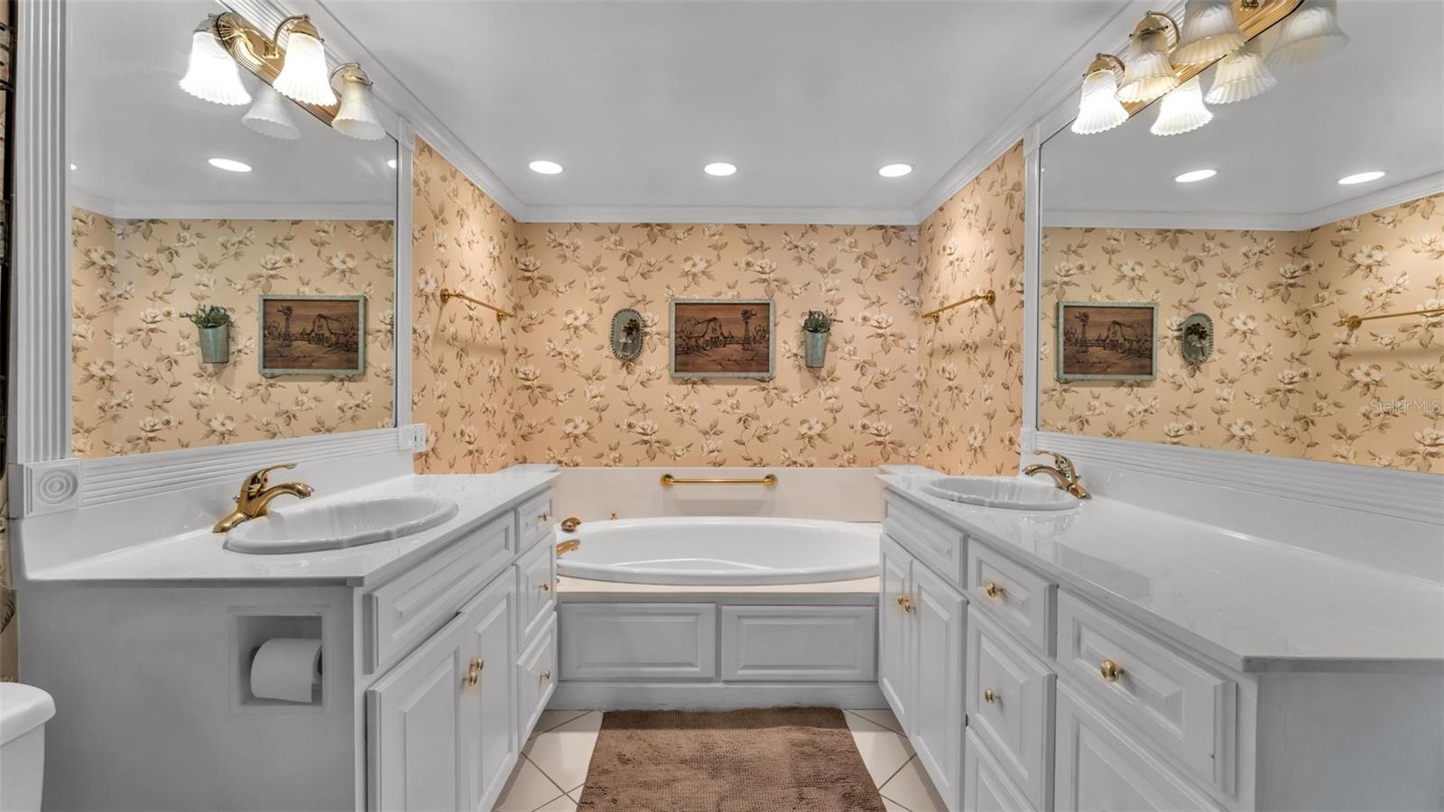 LAKEWOOD - Residential