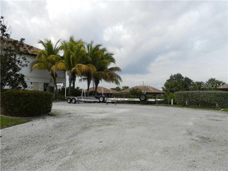 PIRATE HARBOUR - Land