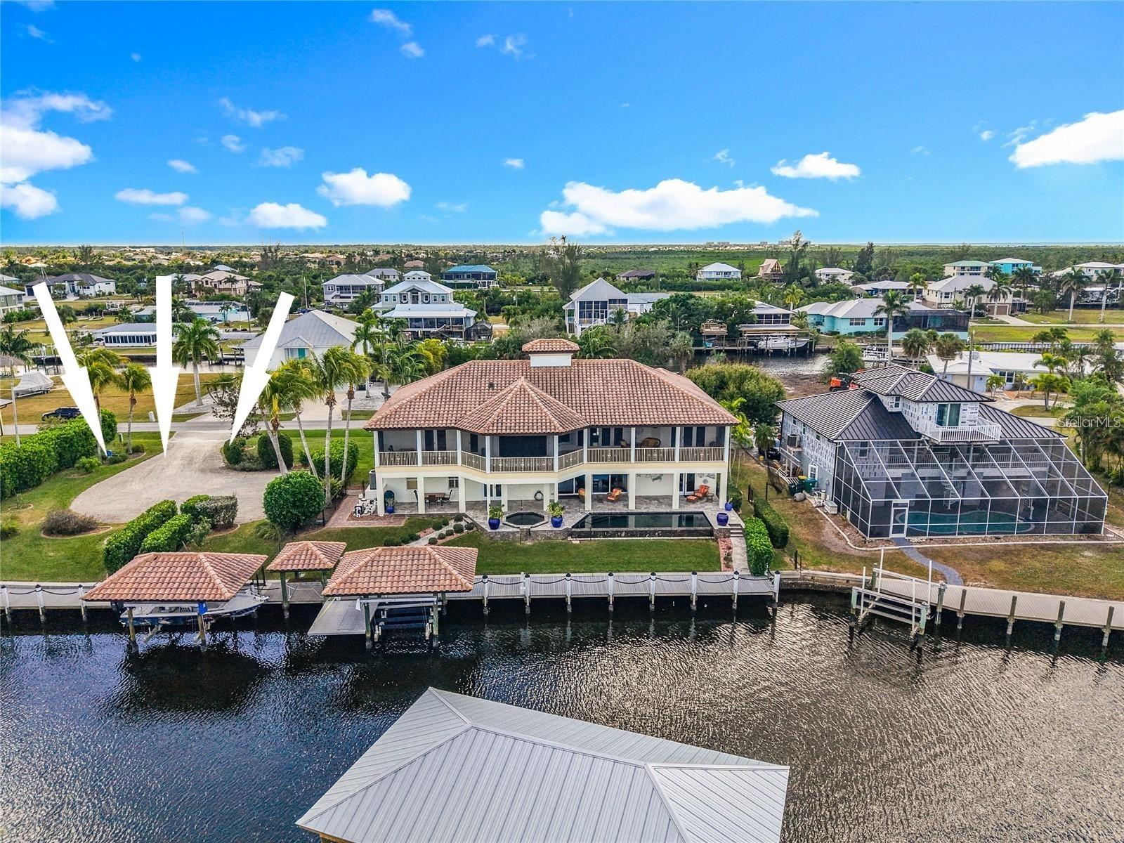 PIRATE HARBOUR - Land