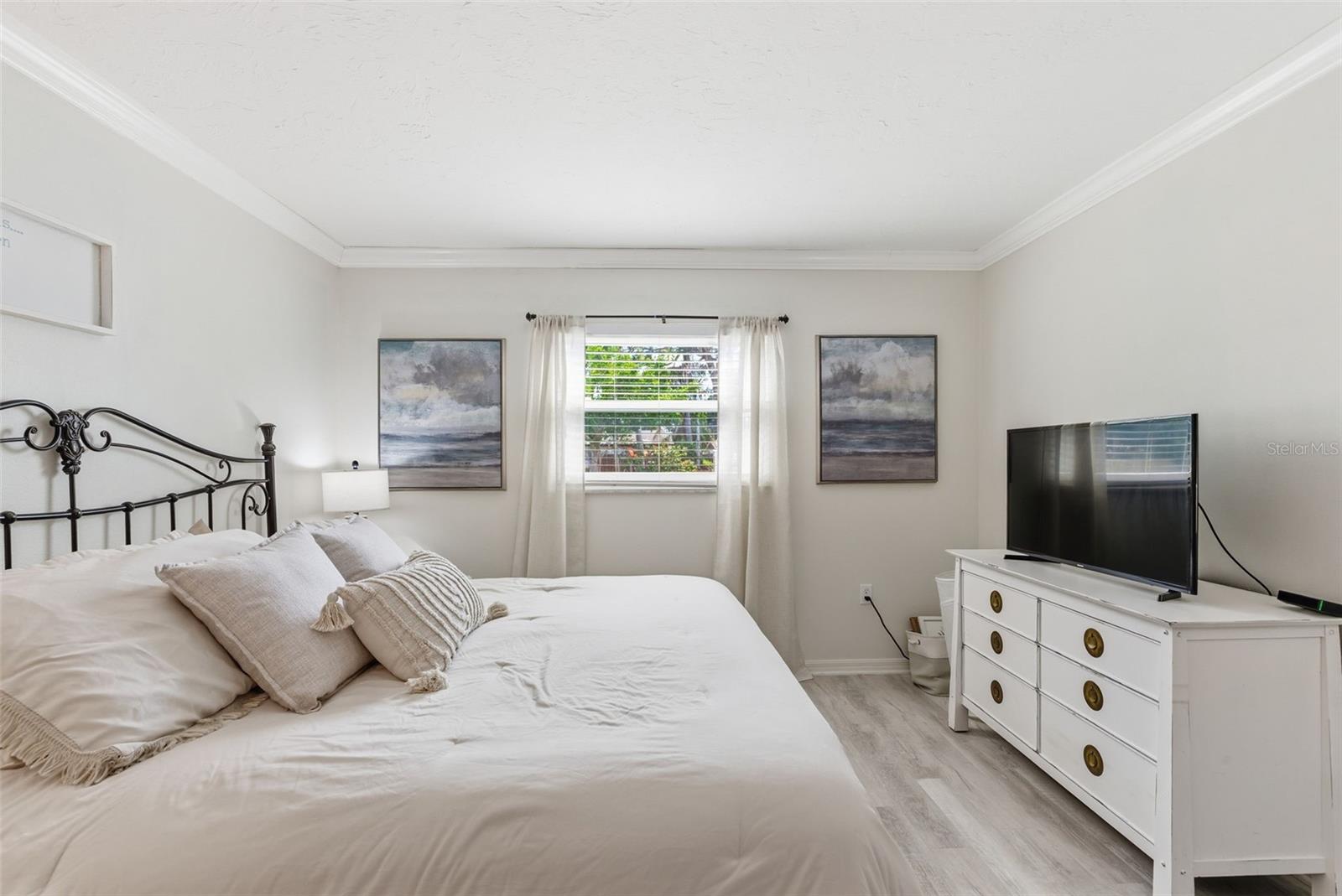 BAYWOOD COLONY GARDEN APTS - Residential