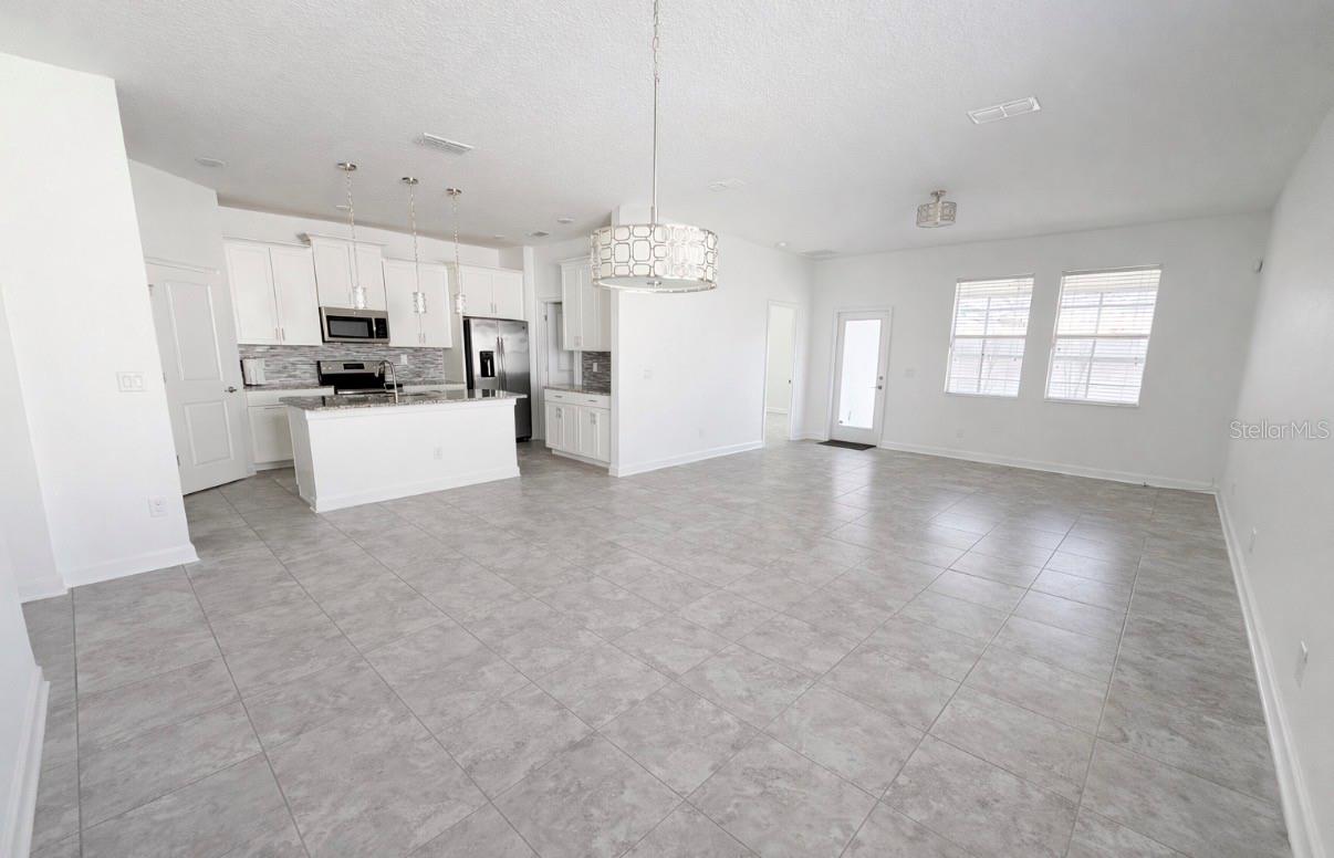 STOREY LAKE - Residential