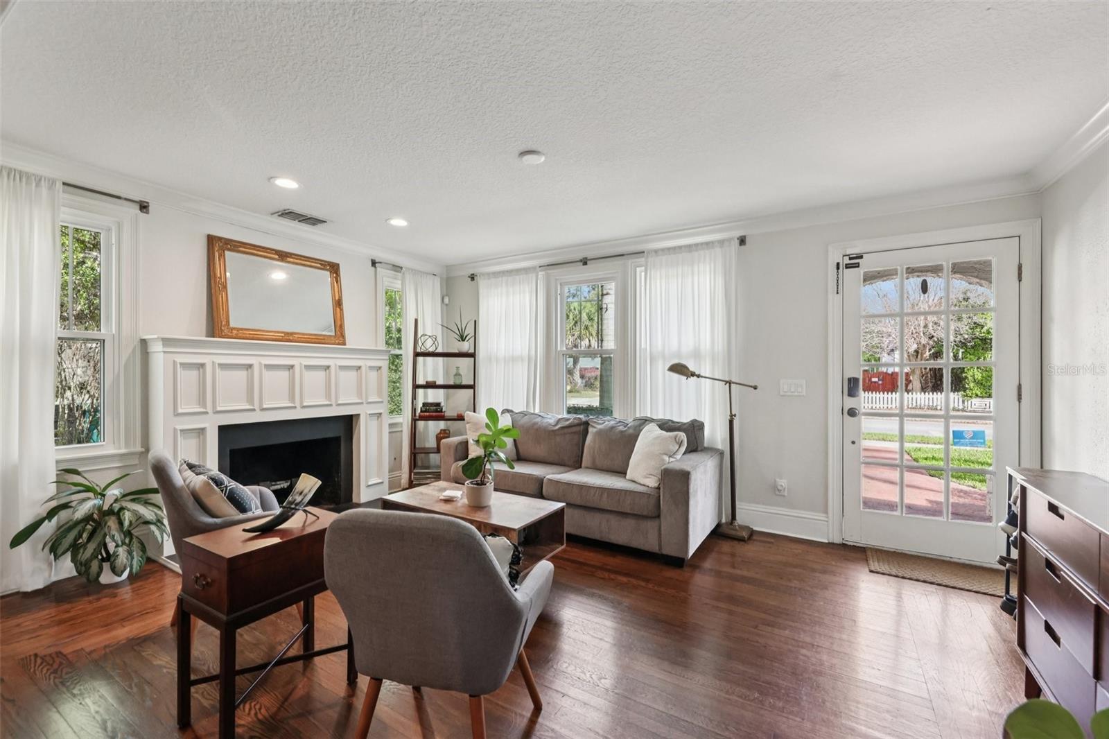 442 BRIERCLIFF DRIVE