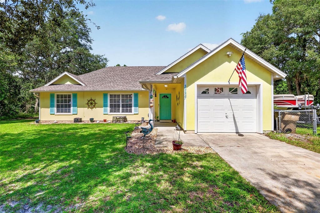 Photo of 39627 Greenbrier Street, Eustis, FL 32736 (MLS # G5116902)