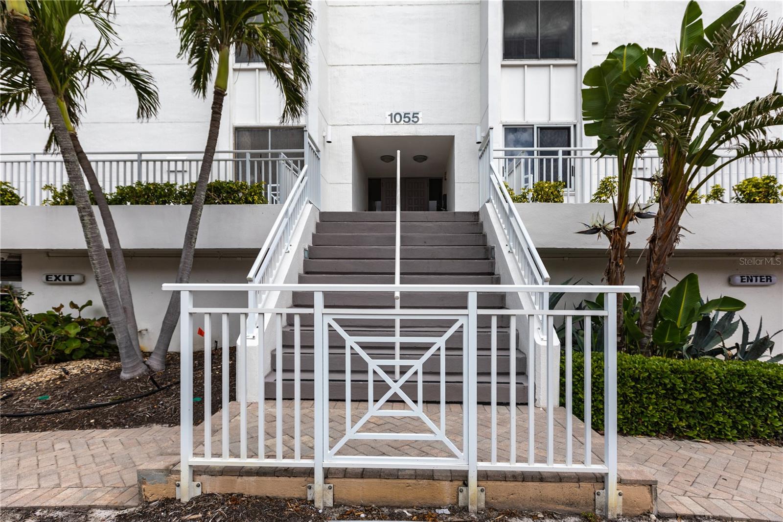 1055 W PEPPERTREE DRIVE 703AA