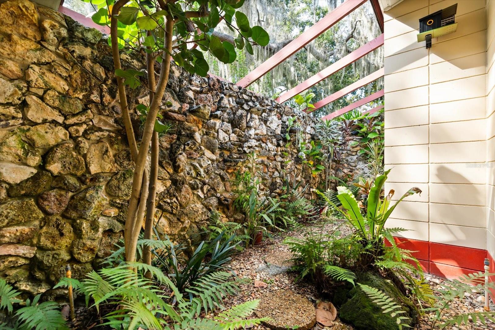 SILVER LAKE ESTATES - Residential