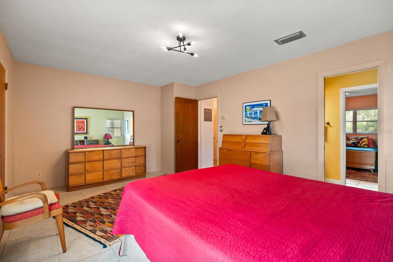 SILVER LAKE ESTATES - Residential