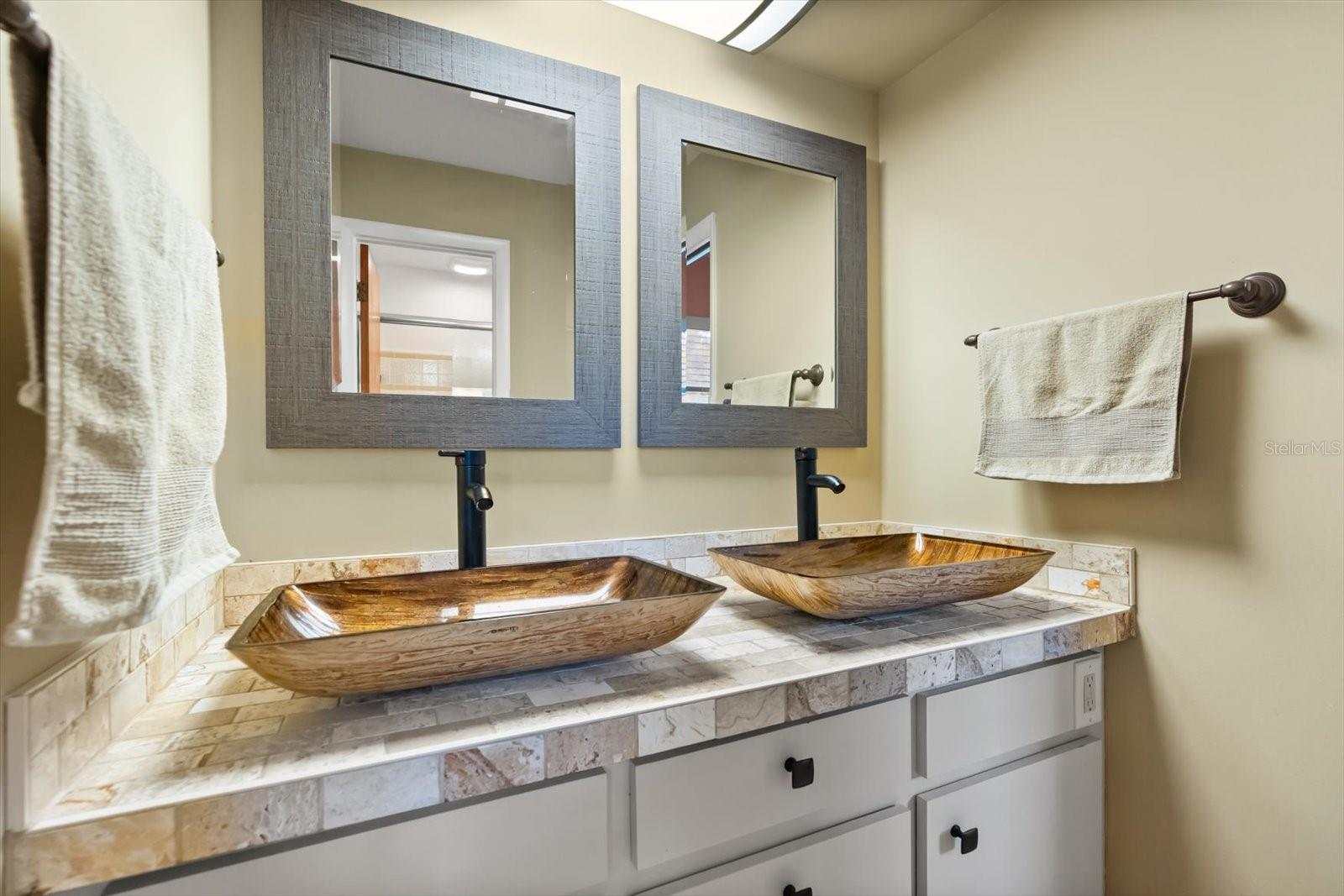 SILVER LAKE ESTATES - Residential