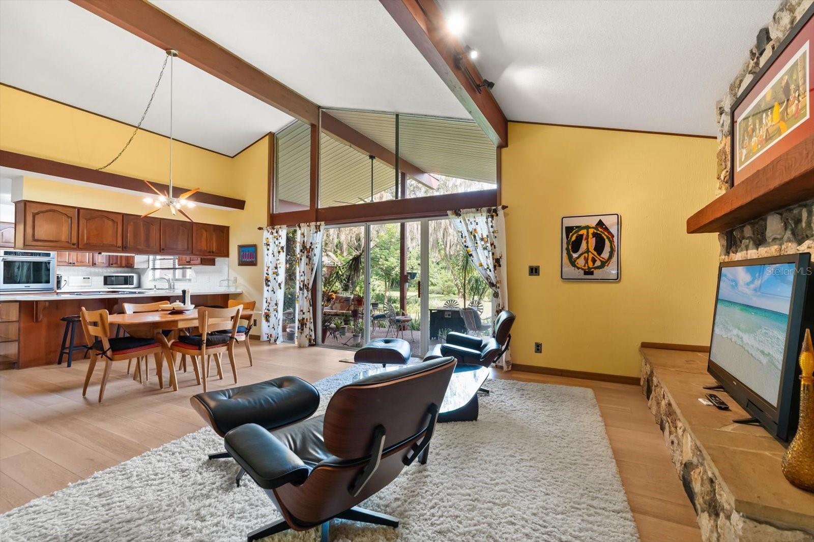 SILVER LAKE ESTATES - Residential