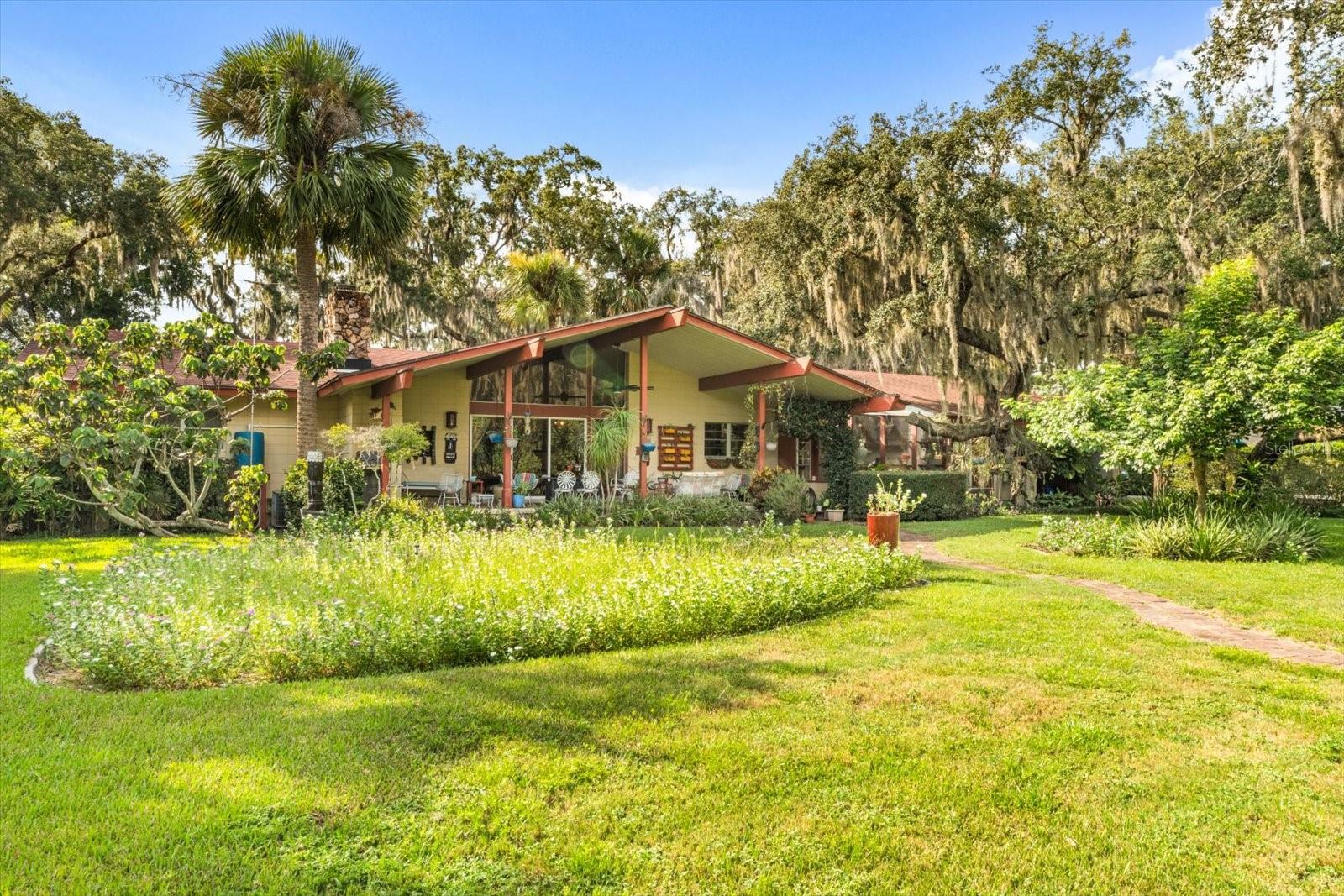 SILVER LAKE ESTATES - Residential