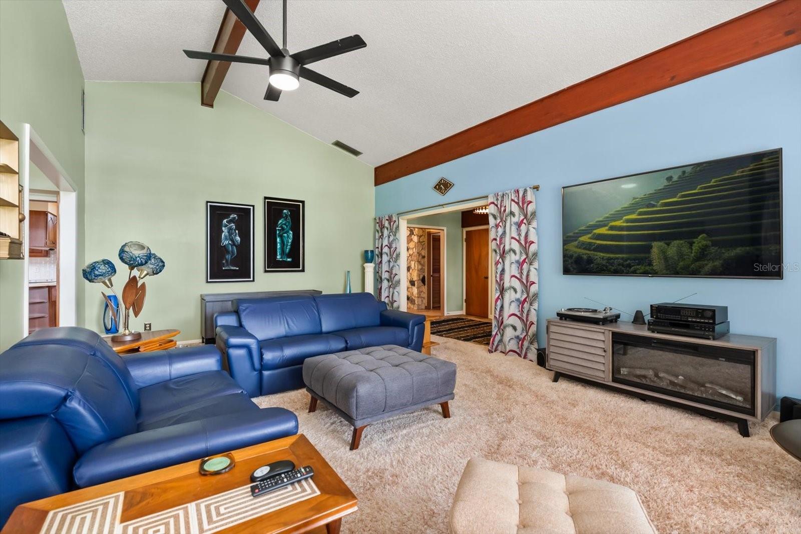 SILVER LAKE ESTATES - Residential