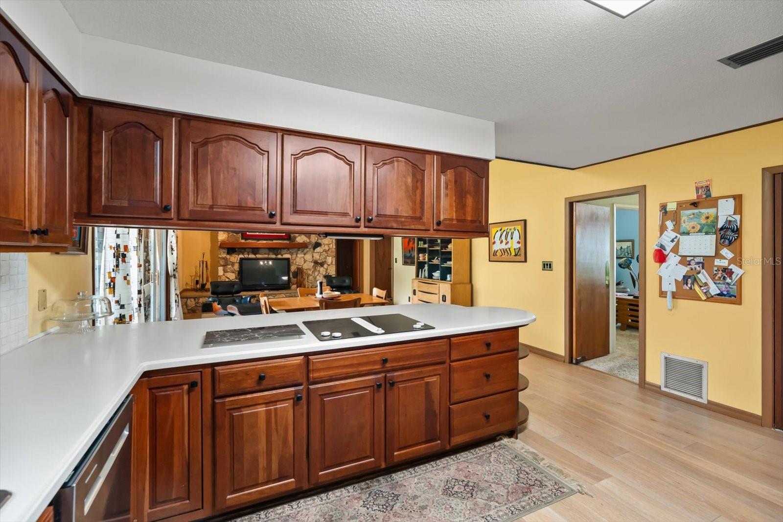 SILVER LAKE ESTATES - Residential