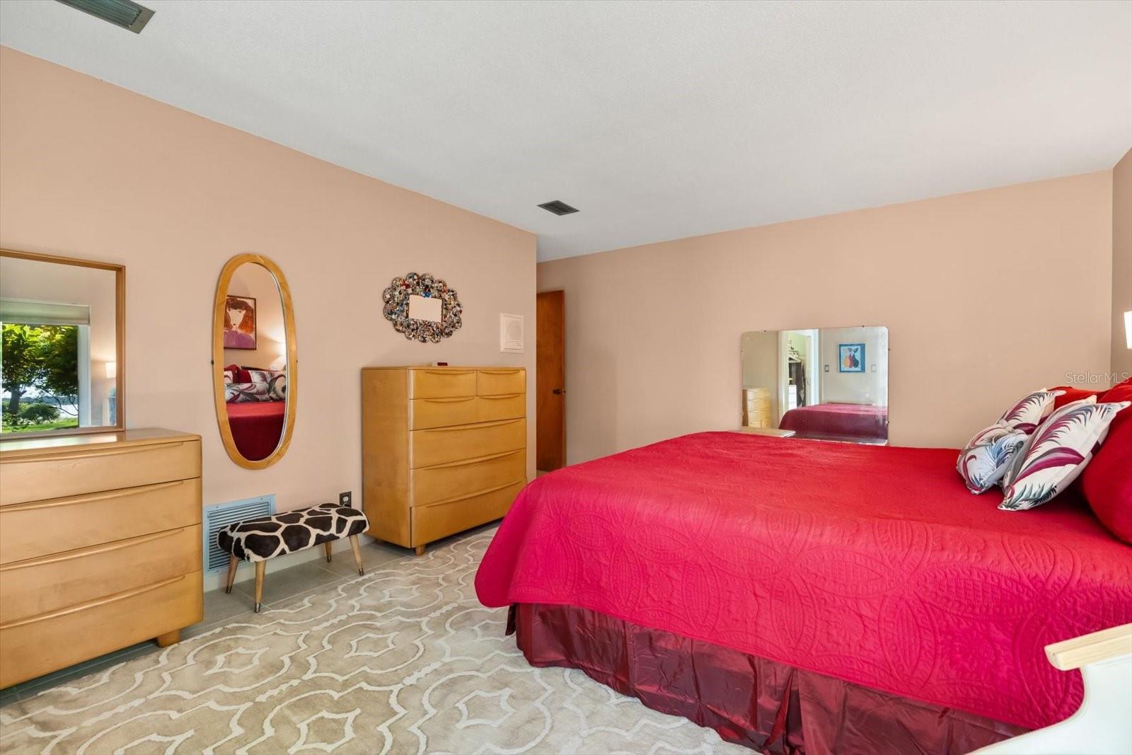 SILVER LAKE ESTATES - Residential
