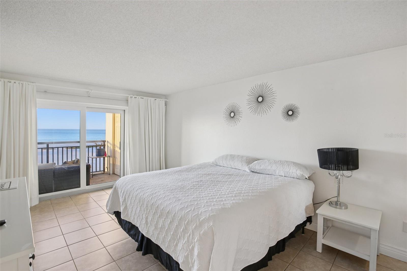 HARBOUR LIGHT TOWERS CONDO - Residential