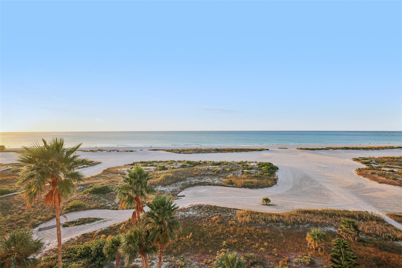 HARBOUR LIGHT TOWERS CONDO - Residential