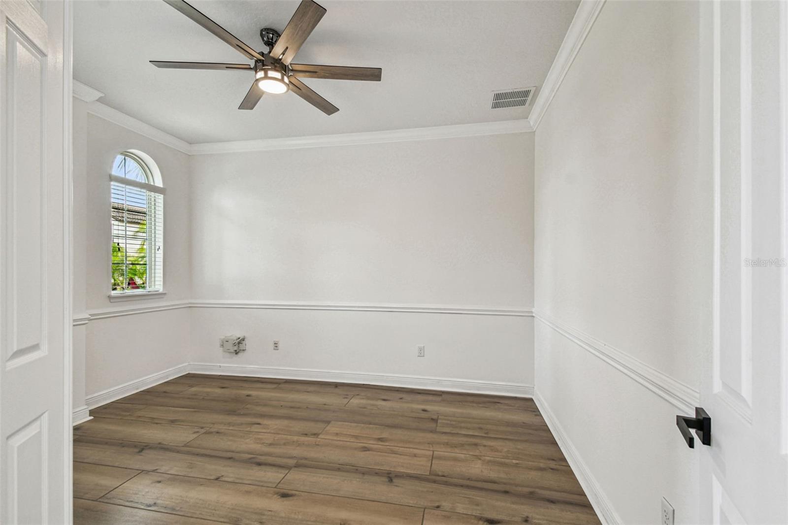 ESTUARY OF MOBBLY BAY - Residential