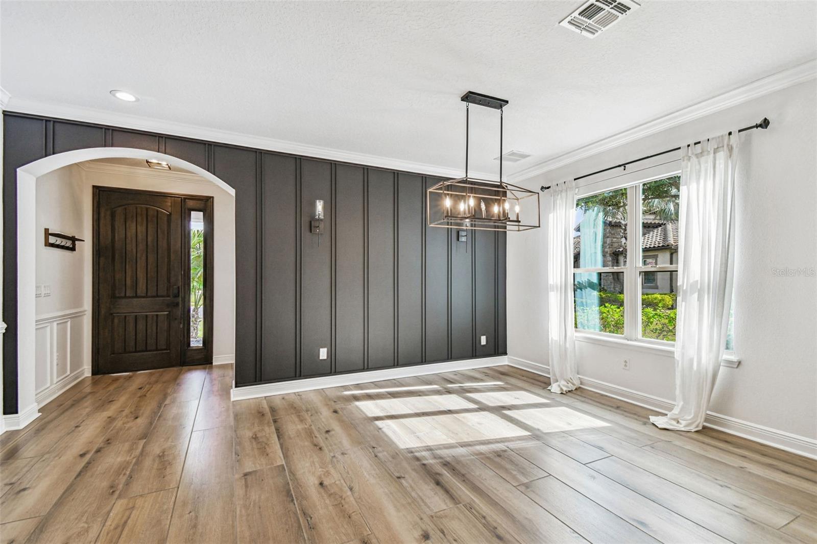 ESTUARY OF MOBBLY BAY - Residential