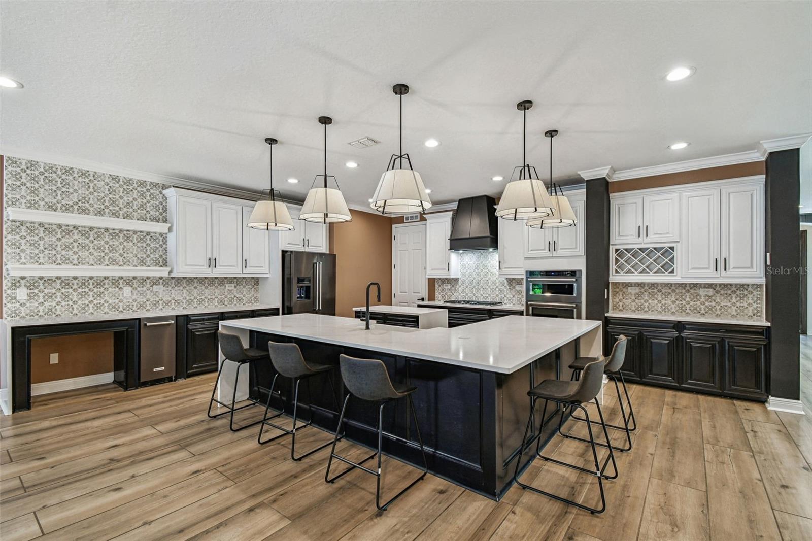 ESTUARY OF MOBBLY BAY - Residential