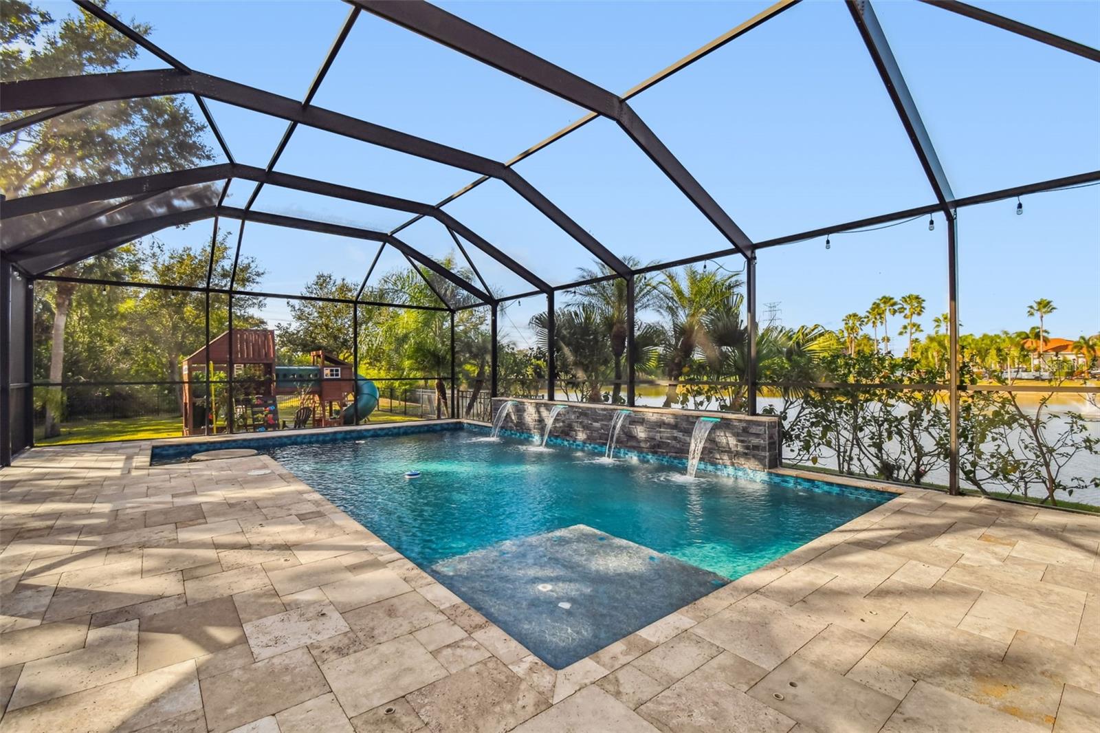 ESTUARY OF MOBBLY BAY - Residential