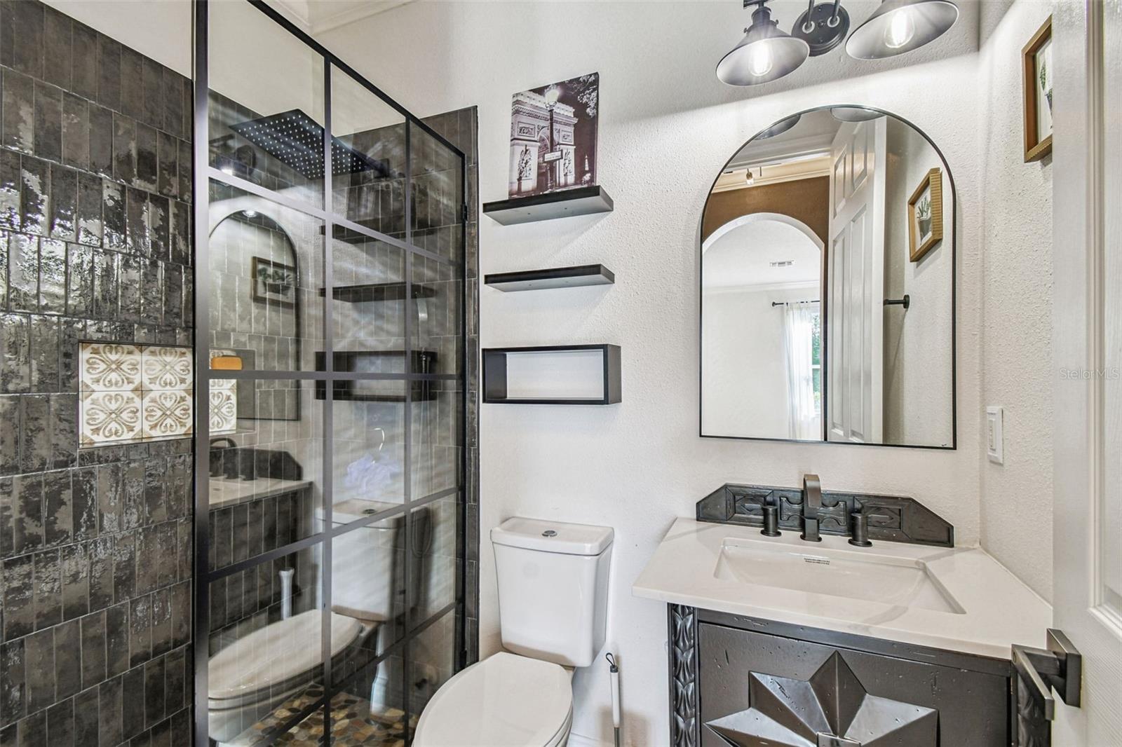 ESTUARY OF MOBBLY BAY - Residential