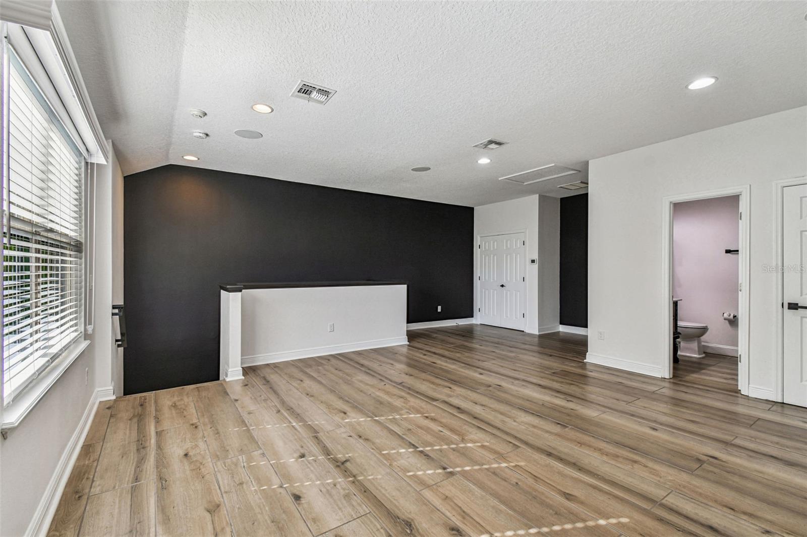 ESTUARY OF MOBBLY BAY - Residential