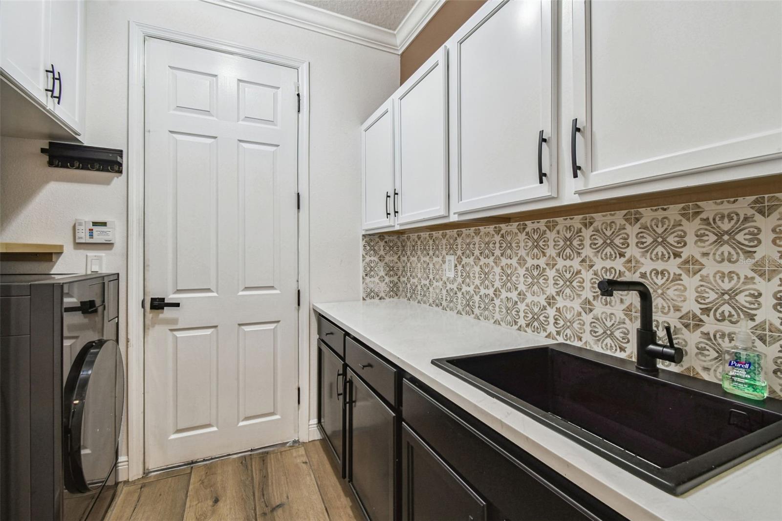 ESTUARY OF MOBBLY BAY - Residential