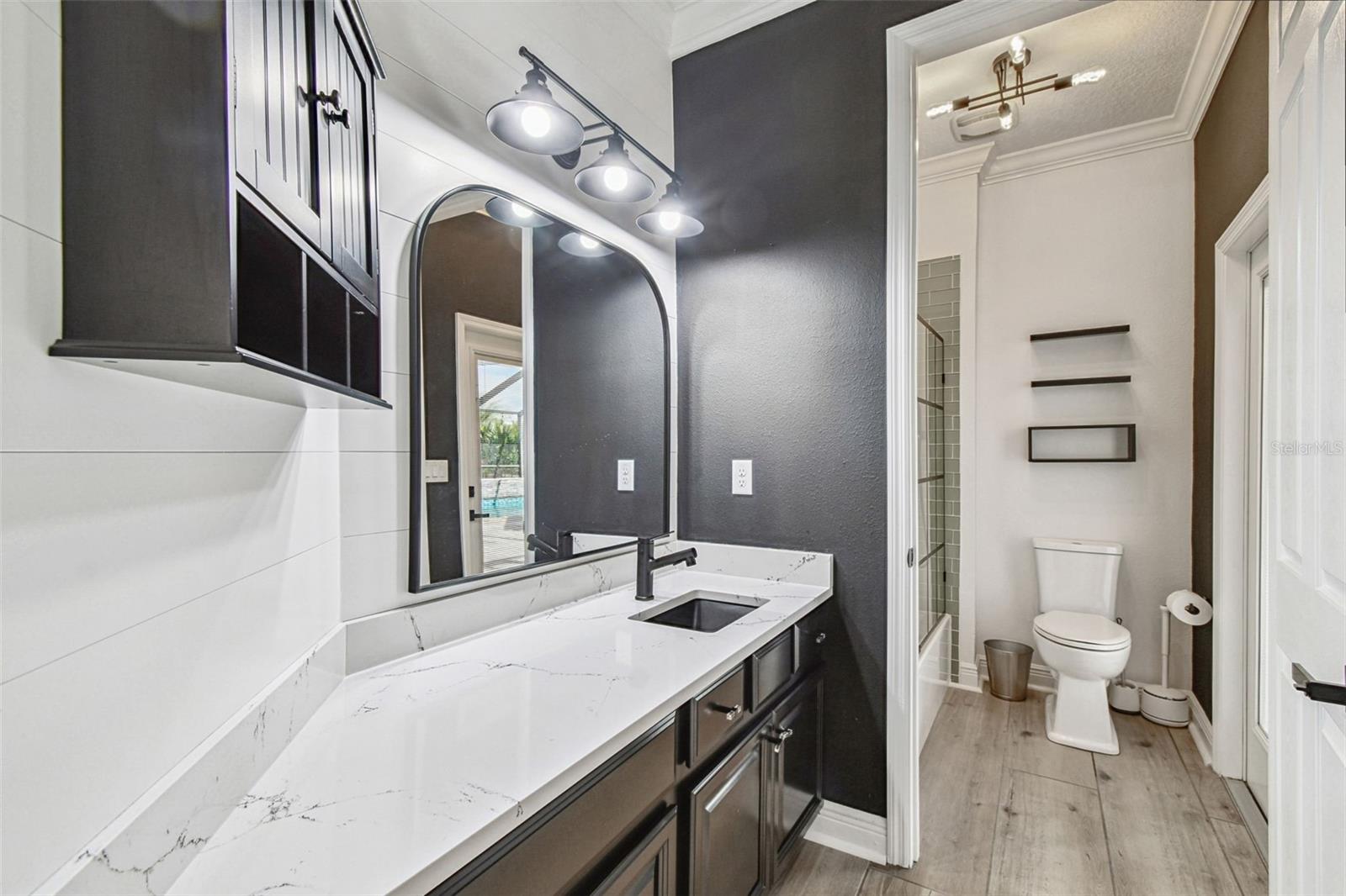 ESTUARY OF MOBBLY BAY - Residential