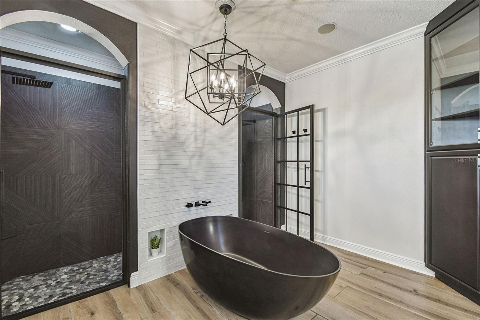 ESTUARY OF MOBBLY BAY - Residential