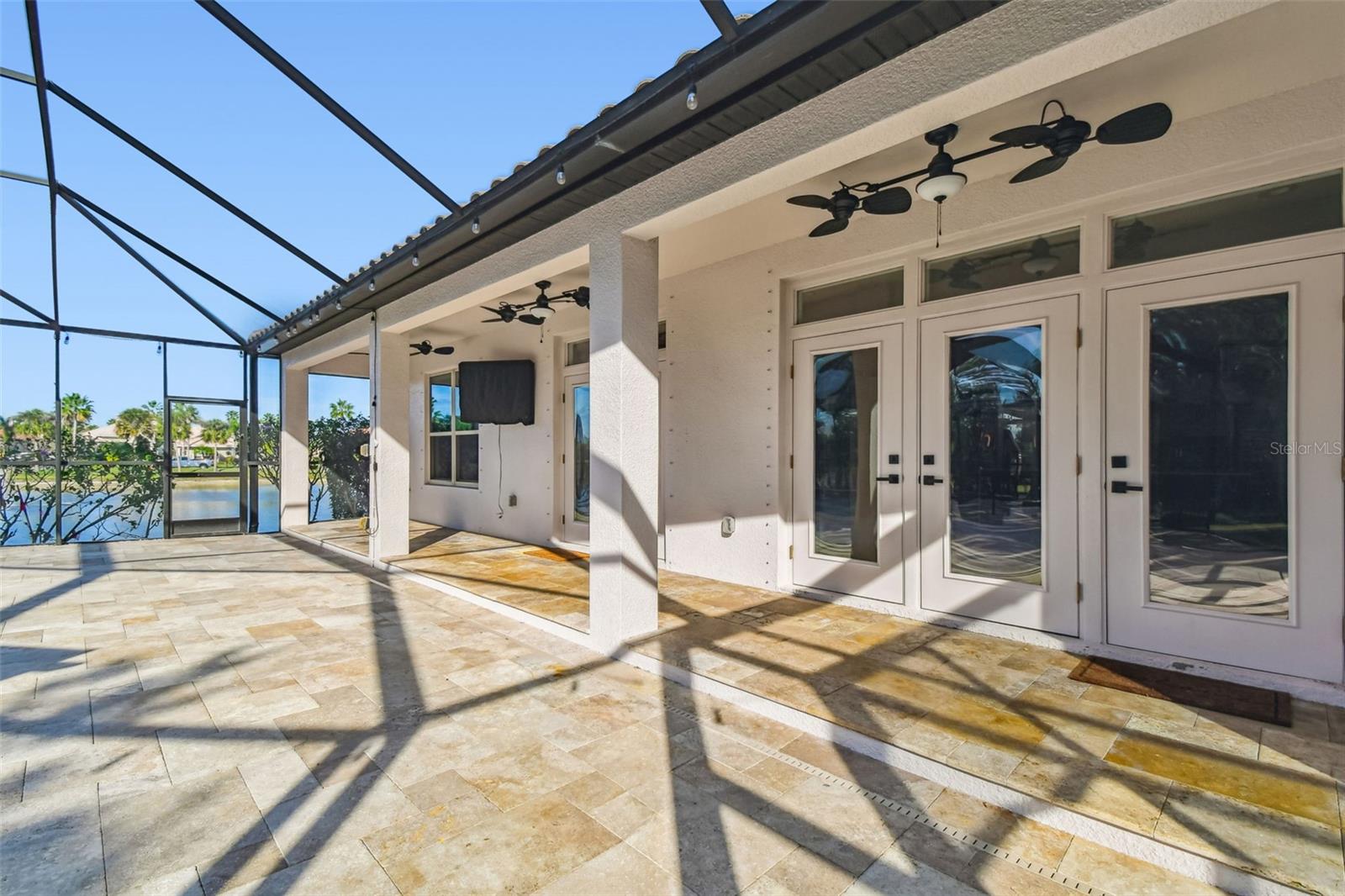 ESTUARY OF MOBBLY BAY - Residential