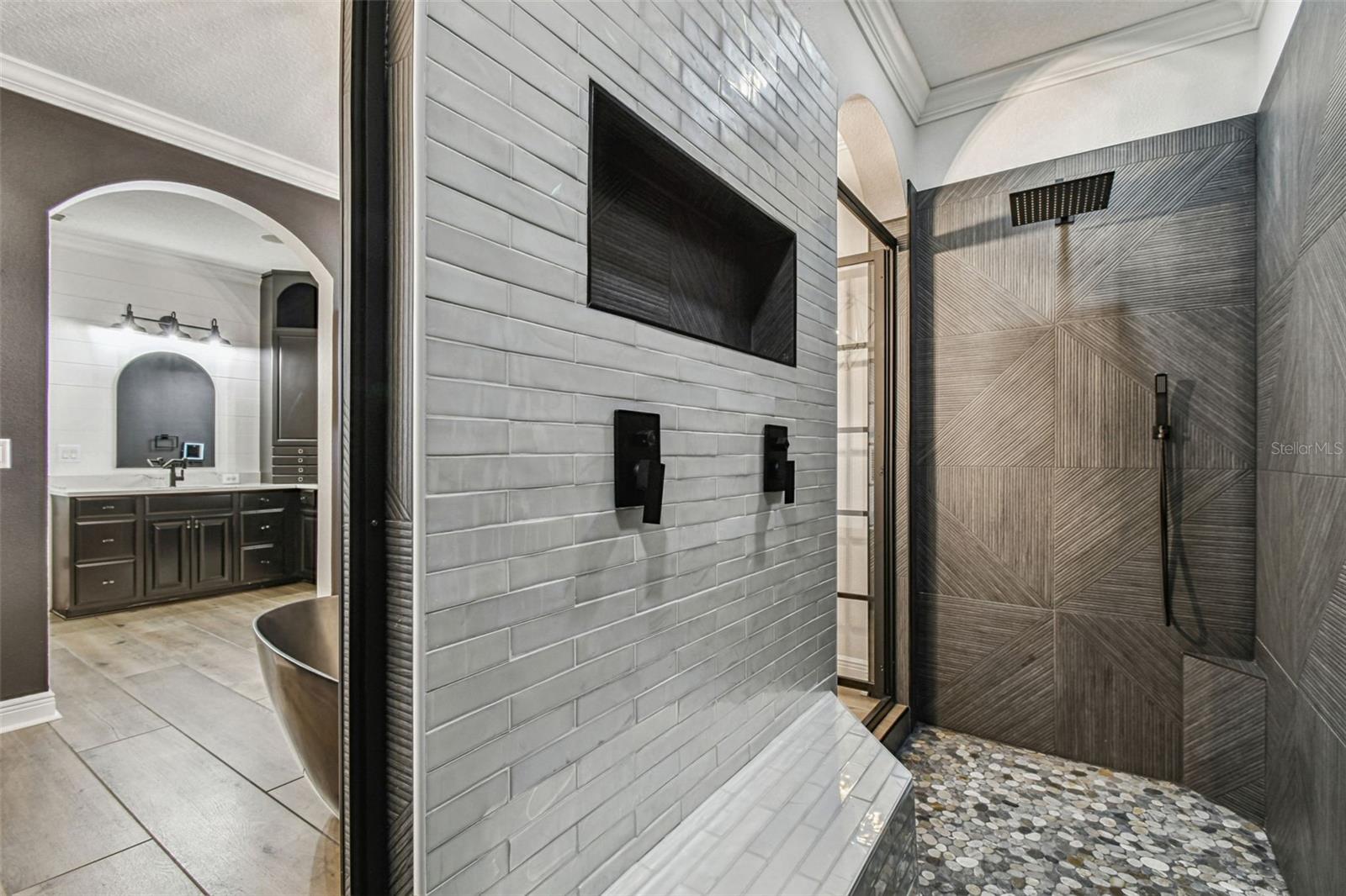 ESTUARY OF MOBBLY BAY - Residential