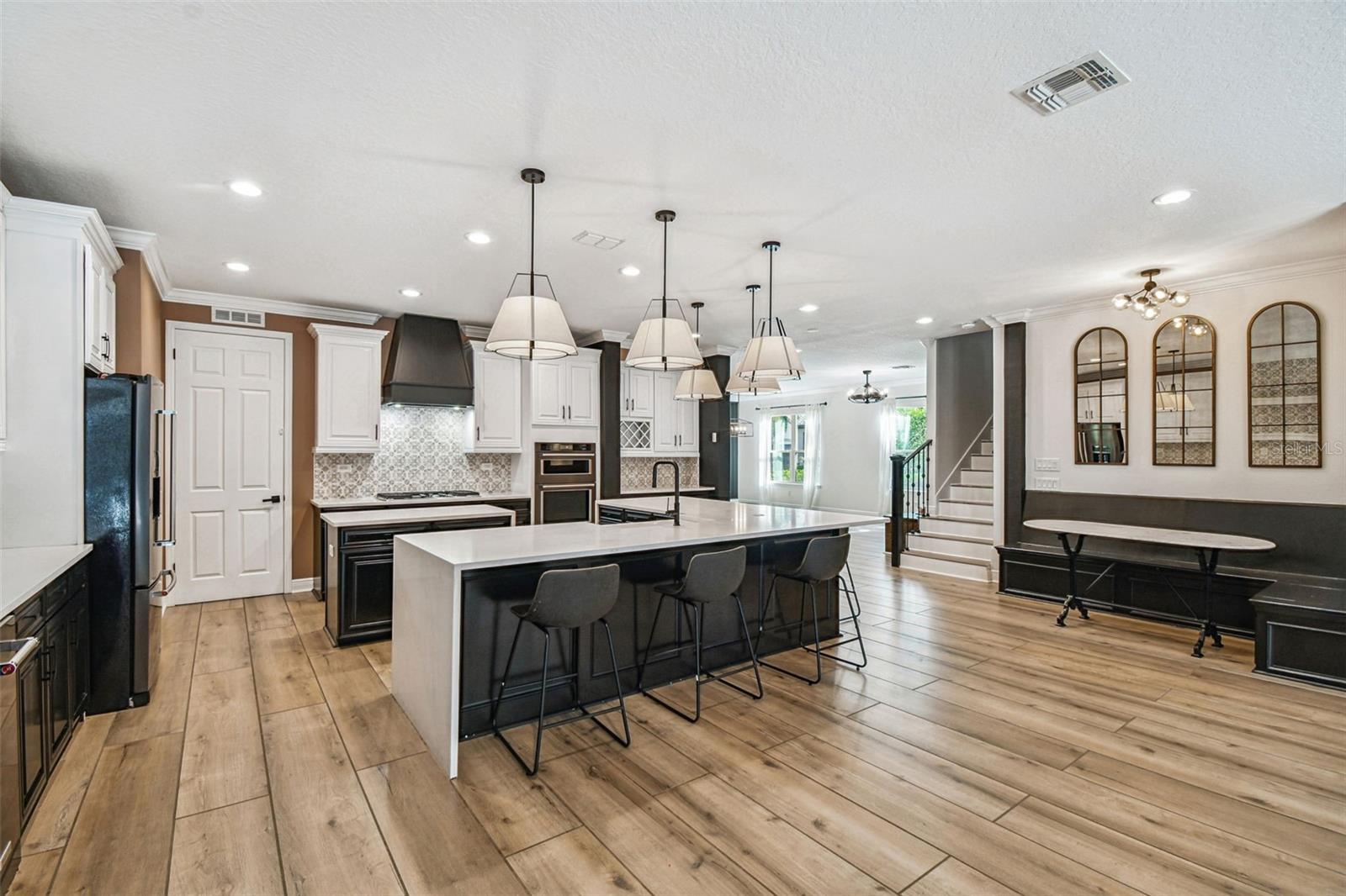 ESTUARY OF MOBBLY BAY - Residential