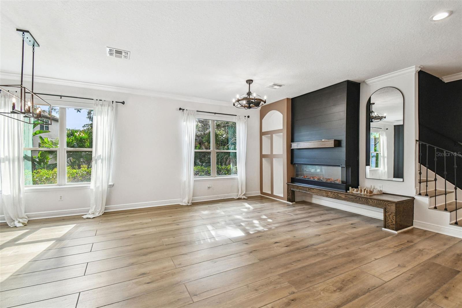 ESTUARY OF MOBBLY BAY - Residential