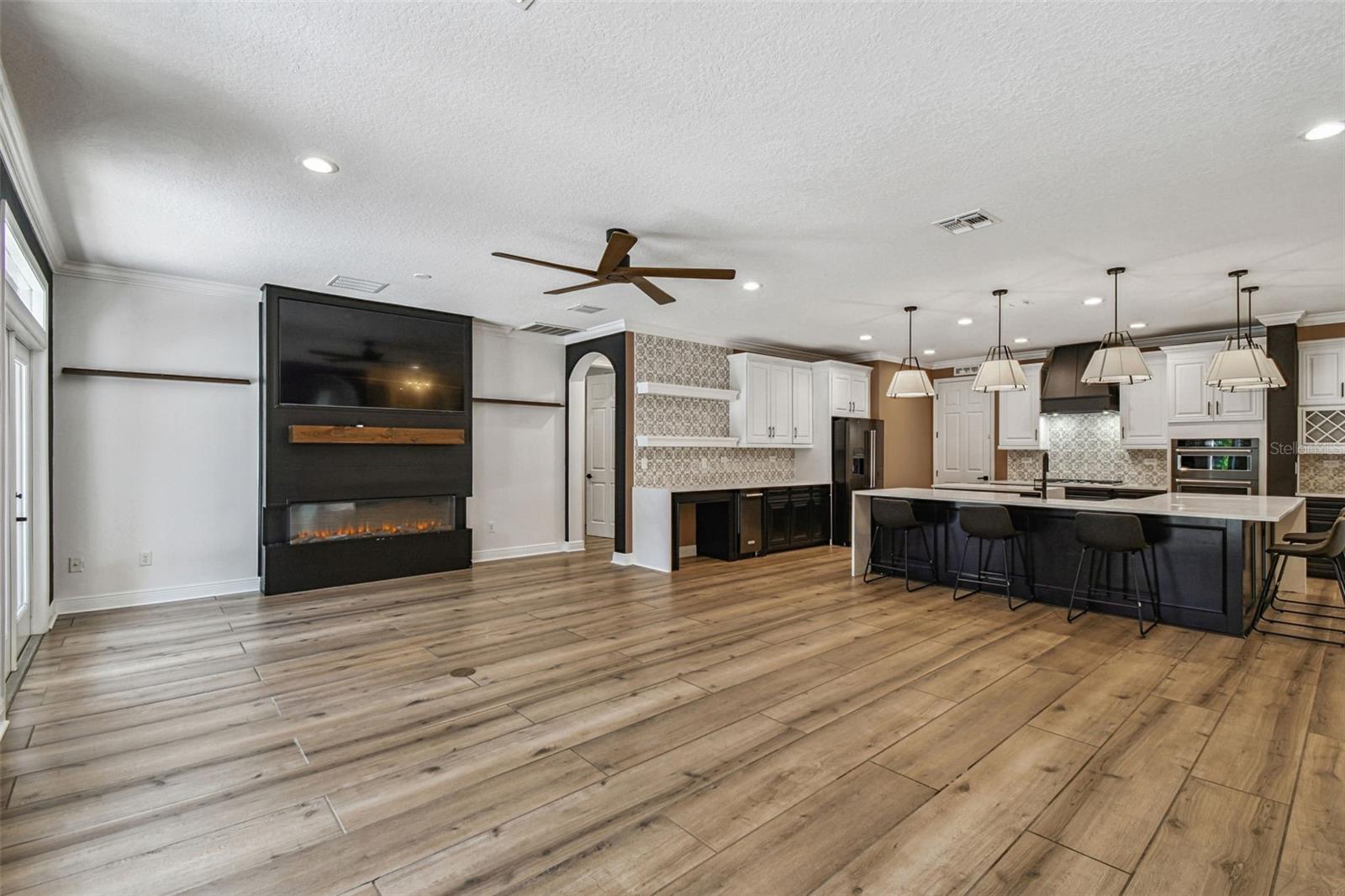 ESTUARY OF MOBBLY BAY - Residential