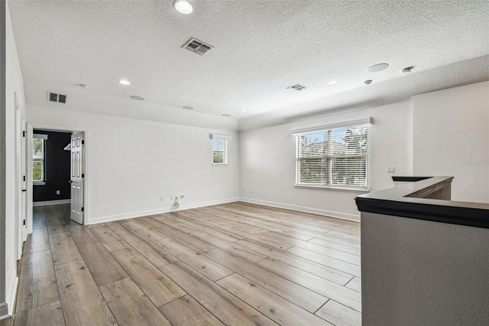 ESTUARY OF MOBBLY BAY - Residential