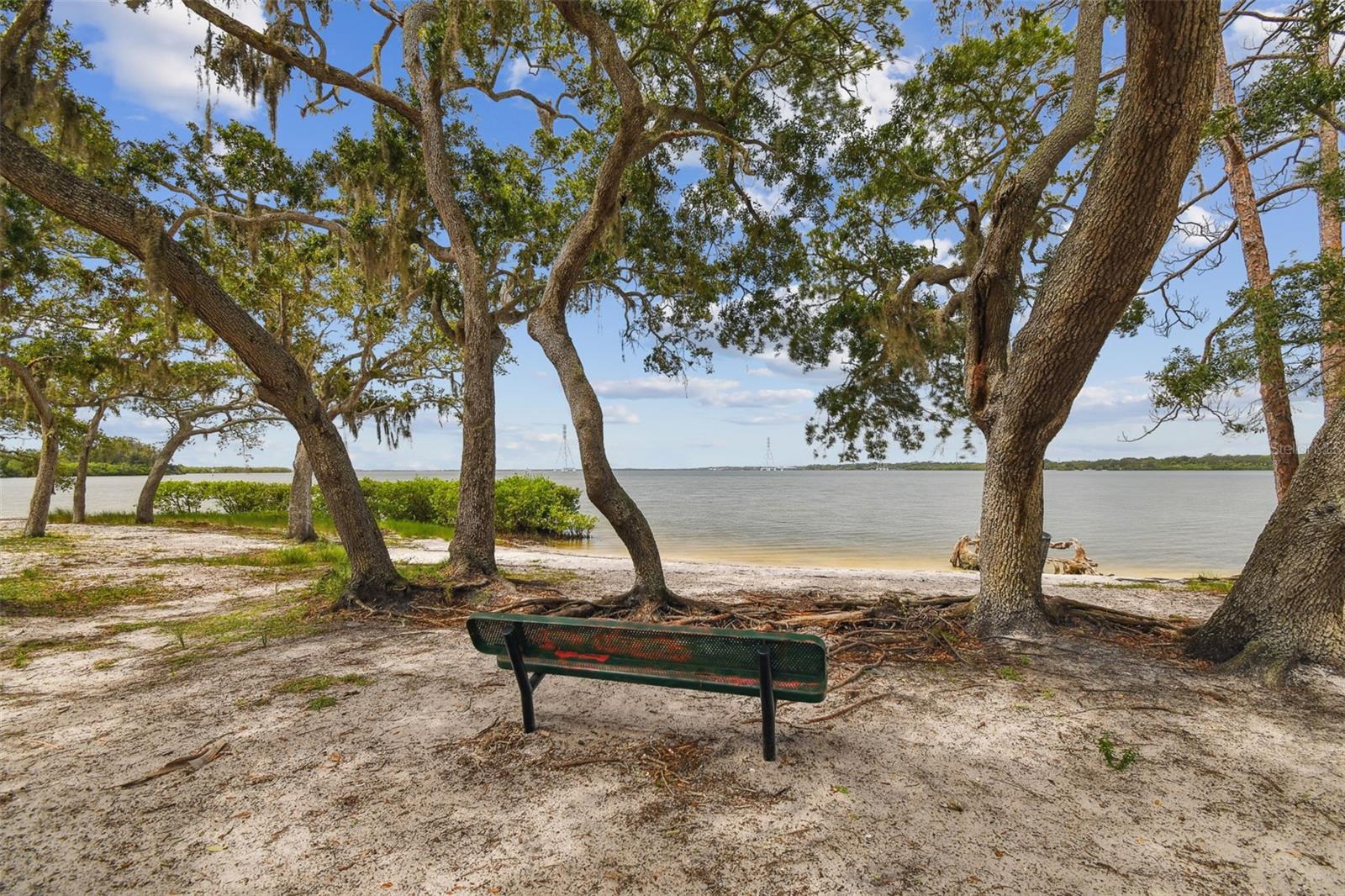 ESTUARY OF MOBBLY BAY - Residential