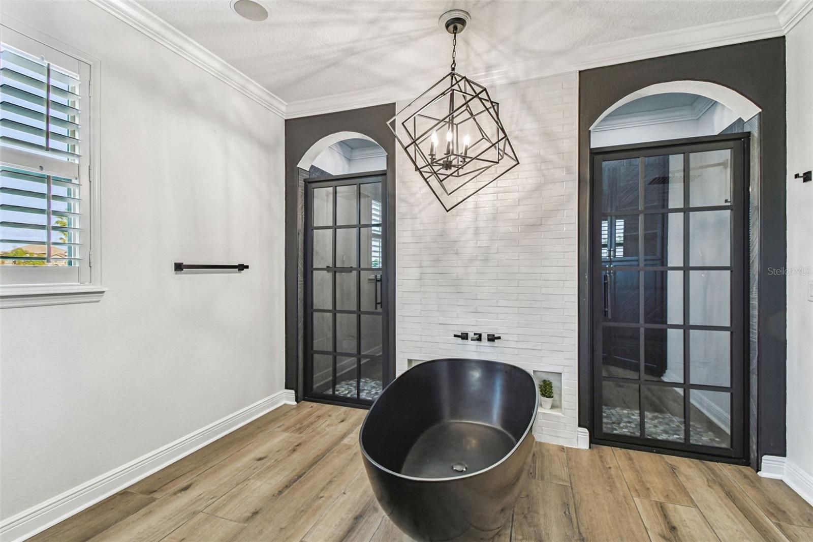 ESTUARY OF MOBBLY BAY - Residential